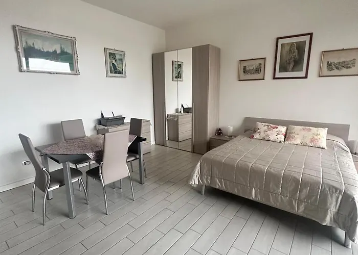 Cozy Apartment Near City Life